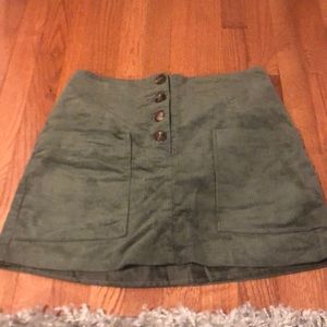 Never worn Pink Lily forest green skirt